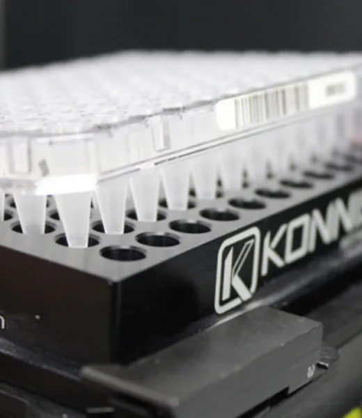 PCR microplate adapter fits Non Skirted PCR plate